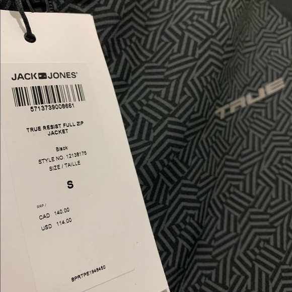 True wind breaker - Picture 3 of 5